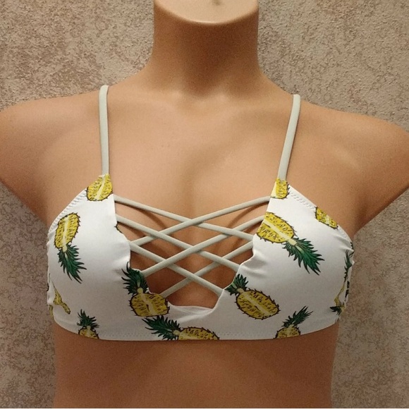 Pineapple Print Crisscross Bikini Top - Picture 1 of 12